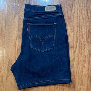 Levi’s 512 Size 14 Dark wash Stretch Jean Shorts